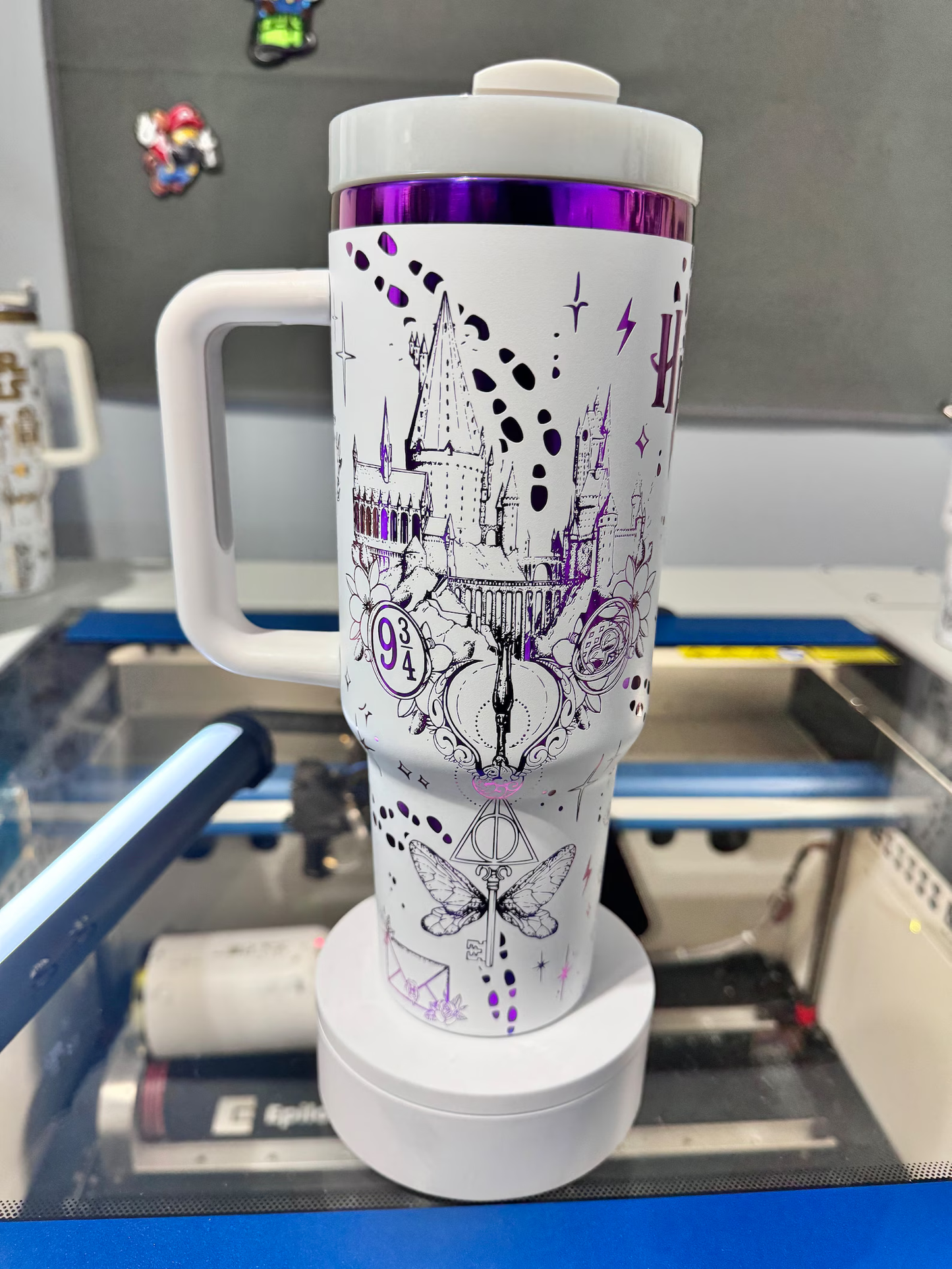 Wizard warp 40 Oz Tumbler - White