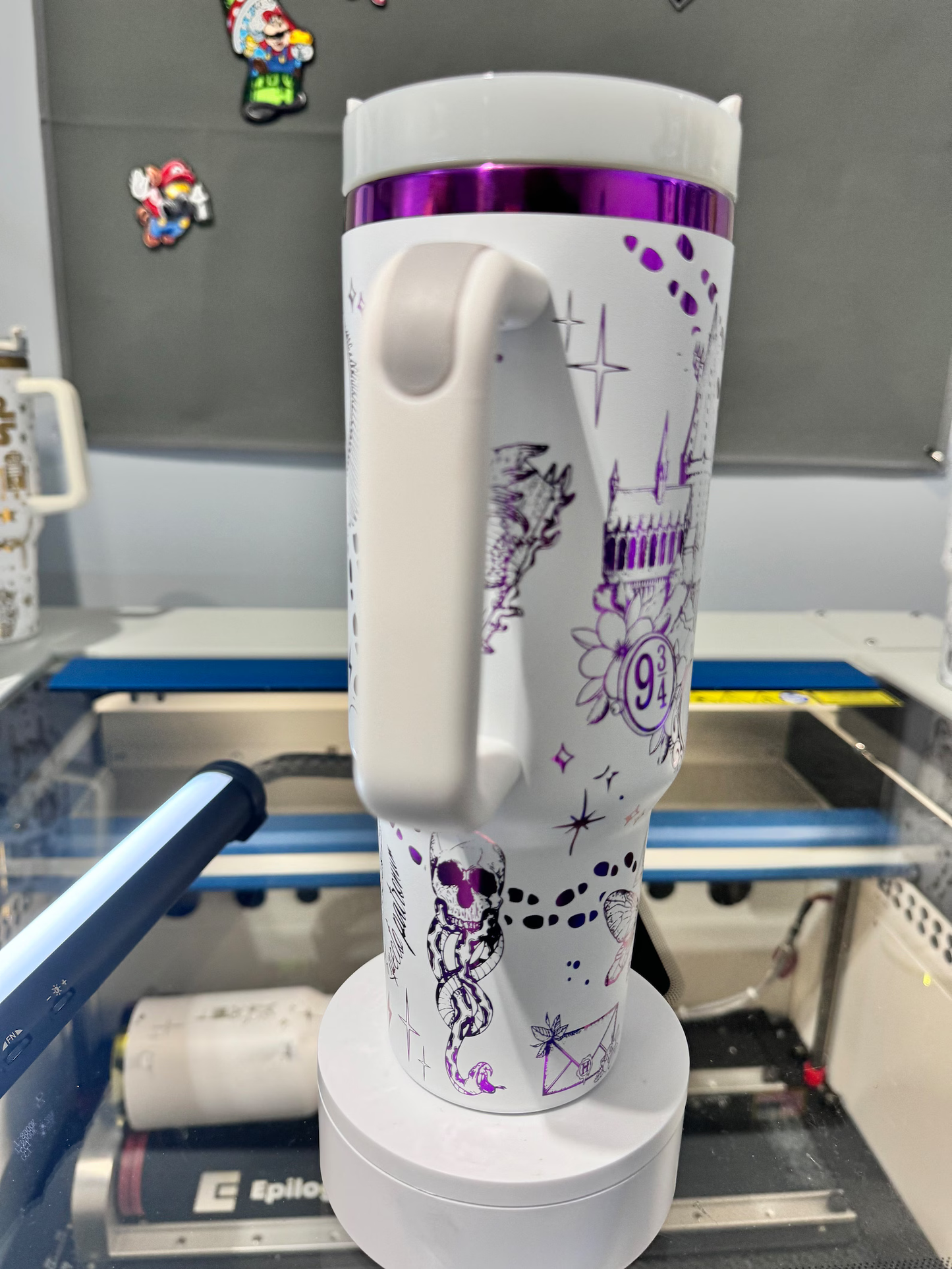 Wizard warp 40 Oz Tumbler - White